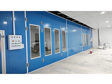 Buồng phun sơn các bộ phận của máy bay ở Batam, Indonesia